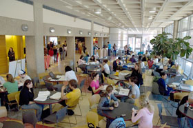 Bookworms Caf at the Homer Babbidge Library is a popular place for students to meet, eat, and study.