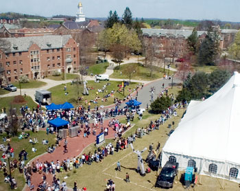 A picnic on April 21 celebrating the 125th anniversary of the founding of the University drew more than 10,000 people.