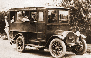 Campus bus in 1916