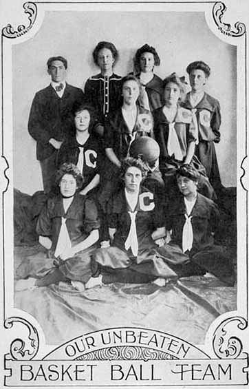 Women's Basketbal Ball Team - 1902
